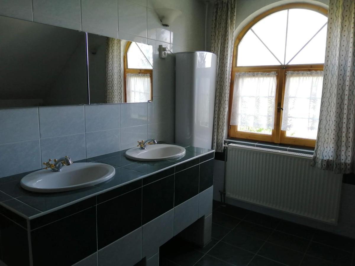 Gesztenye Vendégház Ságvár Extérieur photo