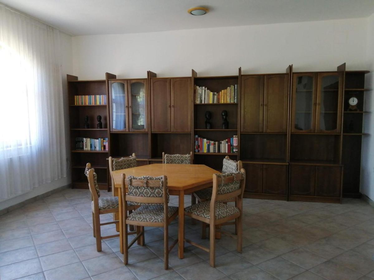 Gesztenye Vendégház Ságvár Extérieur photo