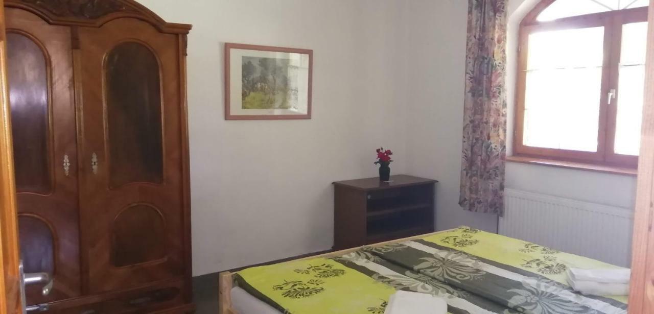 Gesztenye Vendégház Ságvár Extérieur photo